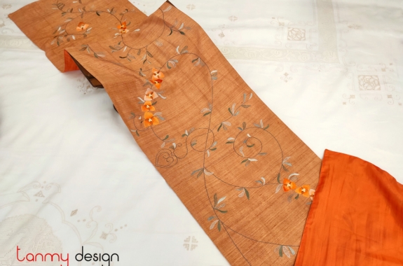 Raw silk scarf hand-embroidered with 3-petal flowers 35*200 cm